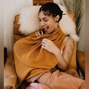 WE ARE AMMA — Honey Cocoon